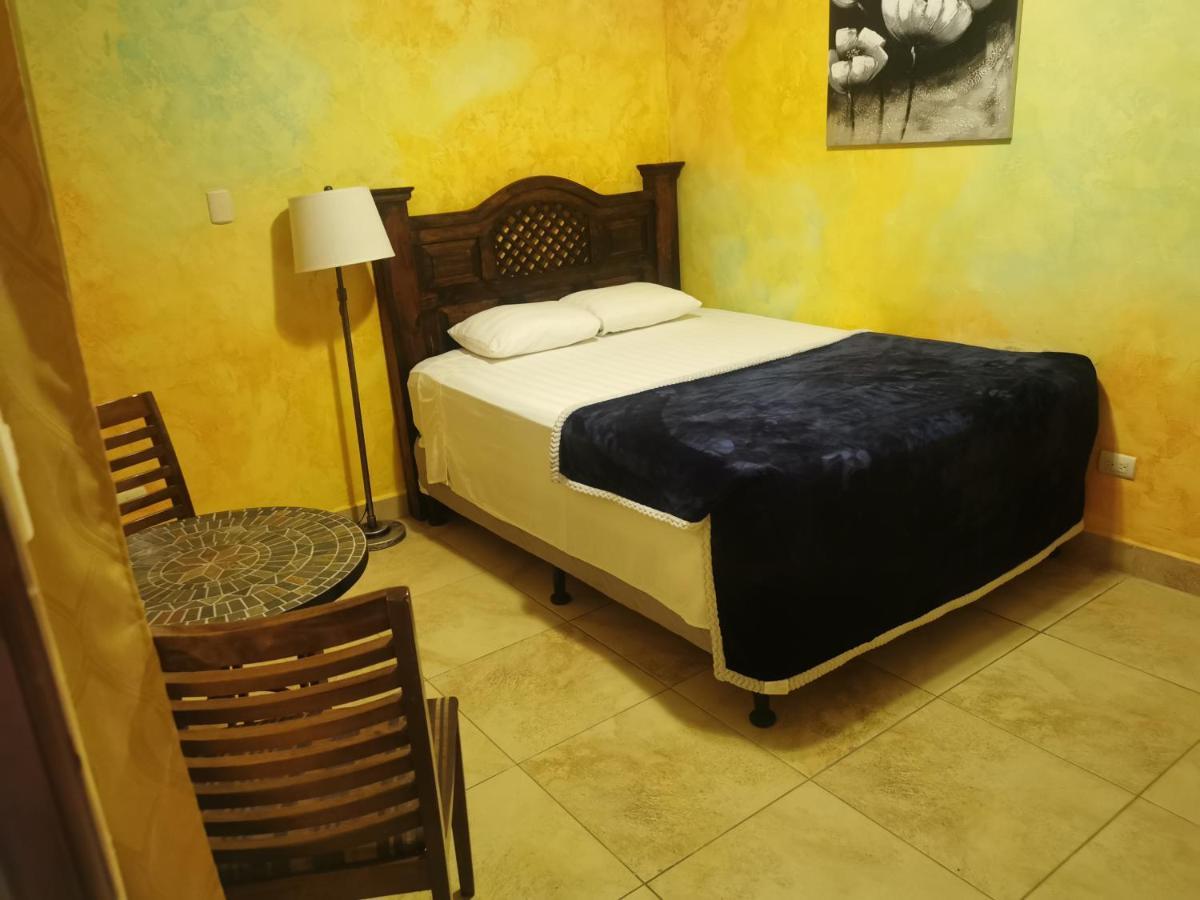 Antigua Inn Hotel Ville de Guatemala Extérieur photo