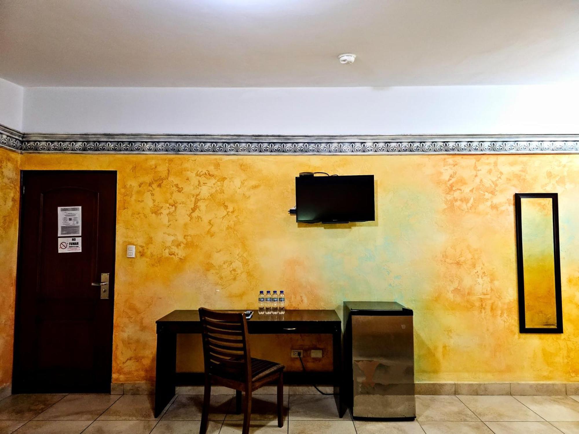 Antigua Inn Hotel Ville de Guatemala Extérieur photo