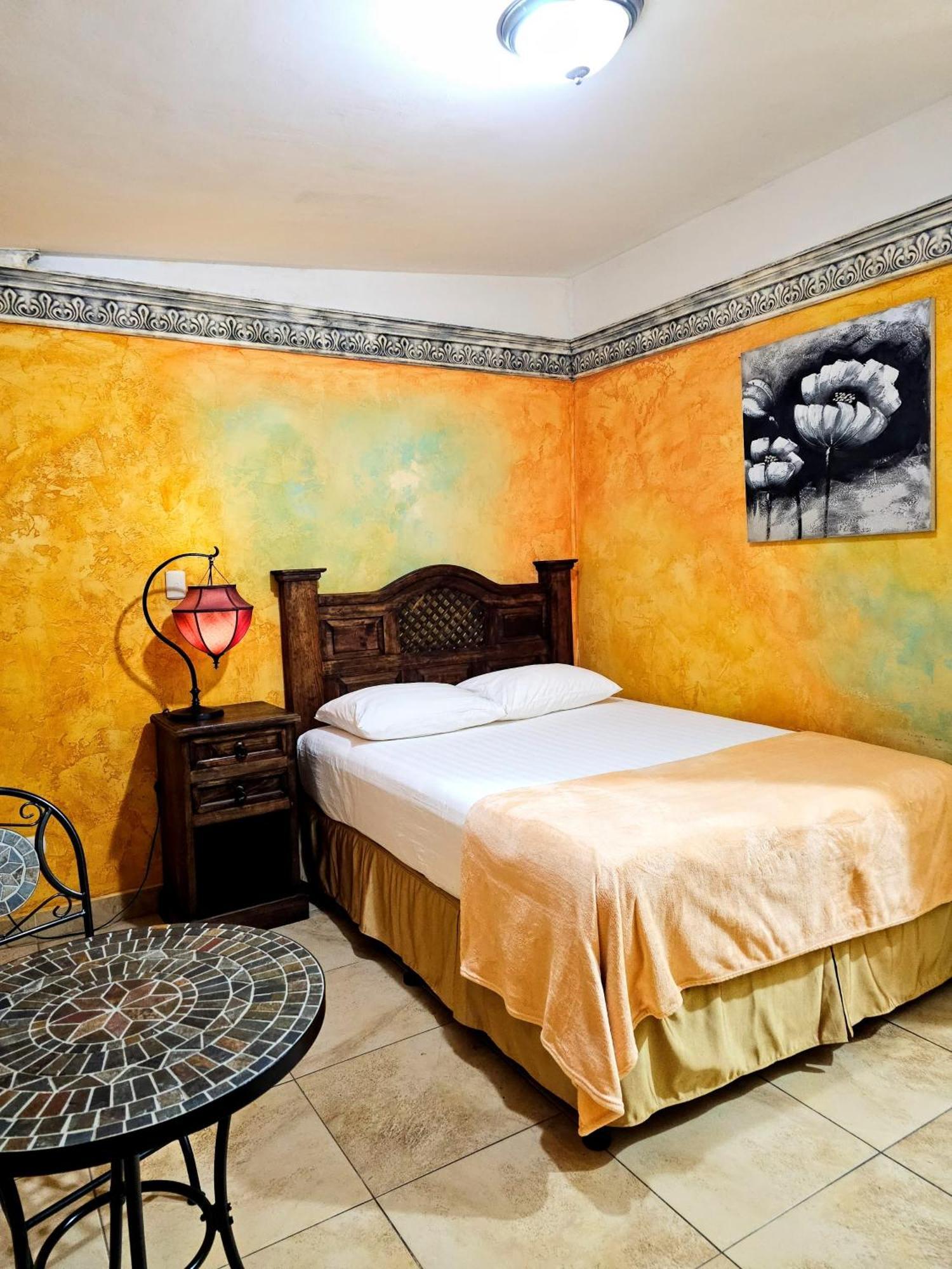 Antigua Inn Hotel Ville de Guatemala Extérieur photo