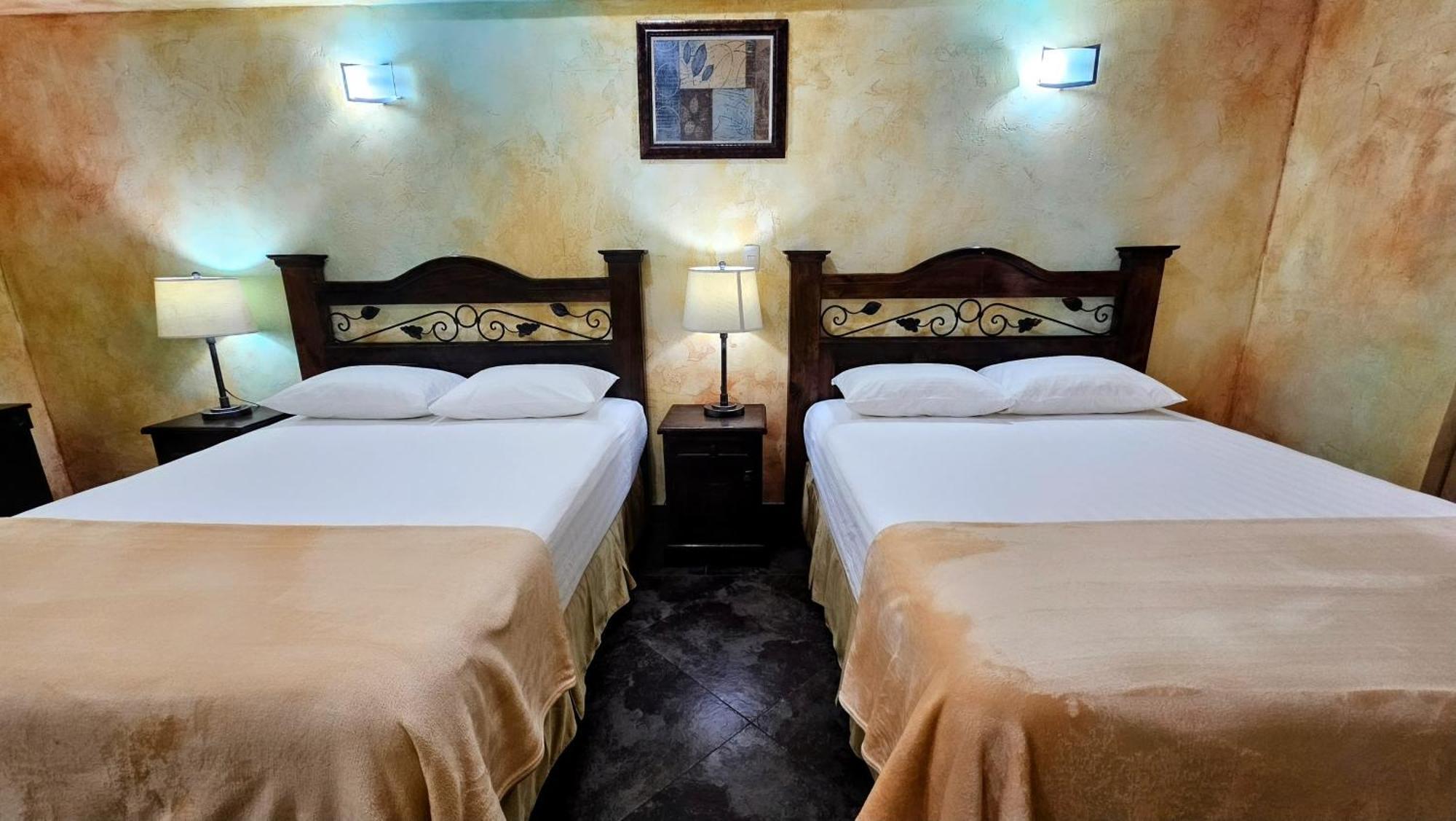 Antigua Inn Hotel Ville de Guatemala Extérieur photo