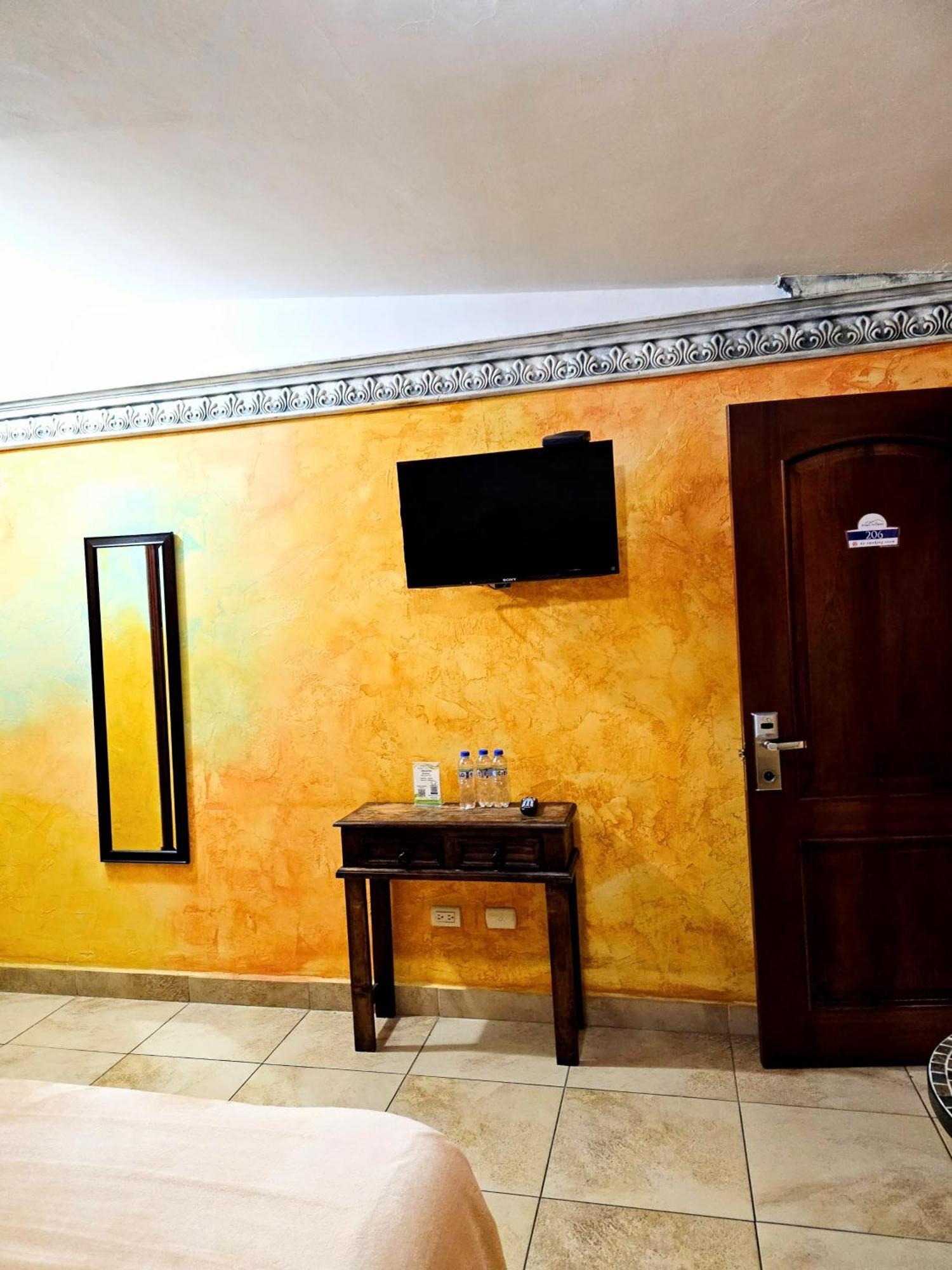 Antigua Inn Hotel Ville de Guatemala Extérieur photo