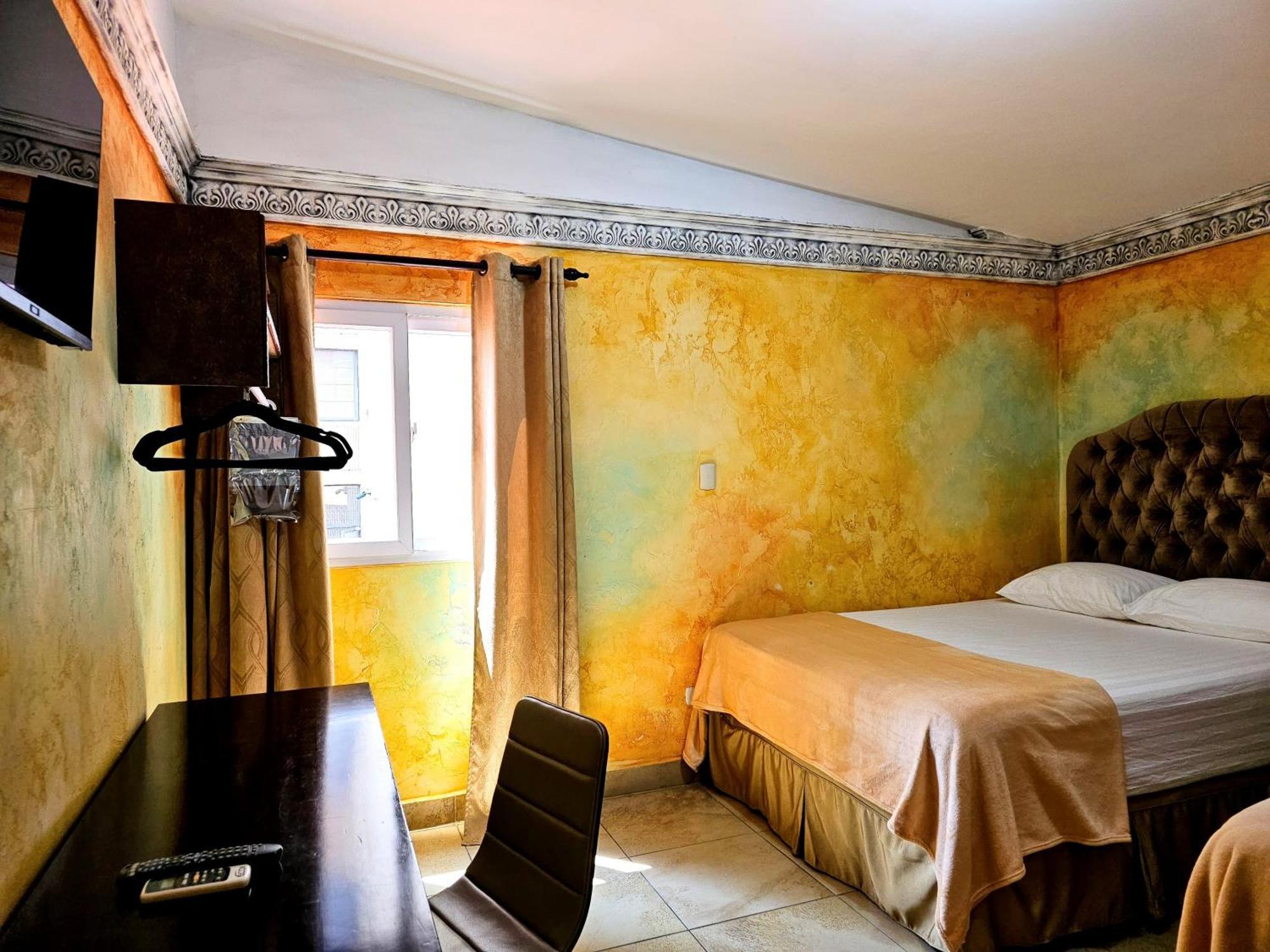 Antigua Inn Hotel Ville de Guatemala Extérieur photo